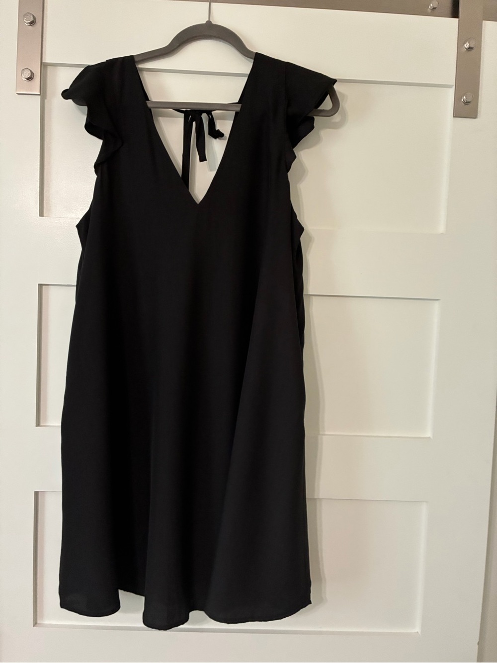 Women's Black Flutter Sleeve V-Neck Tie-Back Dress